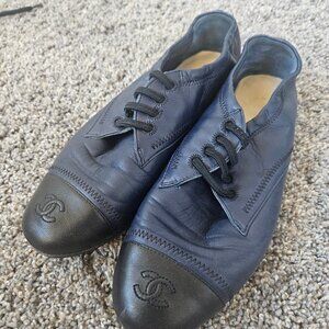 CHANEL Navy Flats with Black Toes
